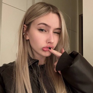 Аватар Телеграм канала "Ножки ♡ Тян 🦋" @+yp0EA--1AK00Mzky