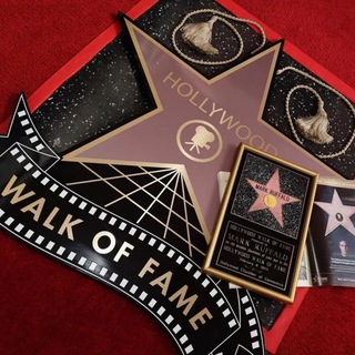 Аватар Телеграм каналу "Богатые и знаменитые" @BogatZnamenit