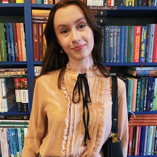 Аватар Телеграм каналу "Яна про Літературу 🫡" @lovingbooksandart