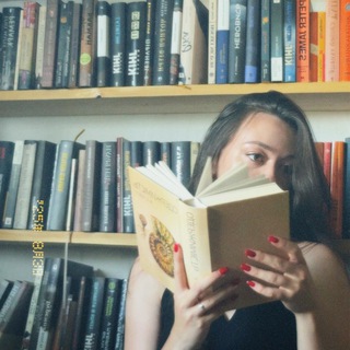 Avatar of Telegram channel "Книжковий ґік 📖🪩" @knyzhkovyjgeek