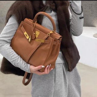 Аватар Телеграм канала "Anna Kalashnikova (resale/vintage bags👜)" @annakalashnik_resale