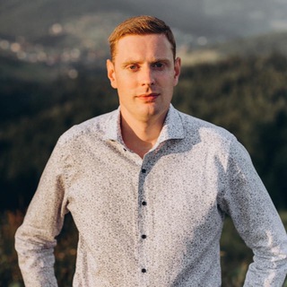 Аватар Телеграм каналу "Андрій Смолій" @smolii_ukraine