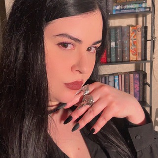 Аватар Телеграм каналу "Літературне насилля🗡Іноземцева Валерія" @literary_violence